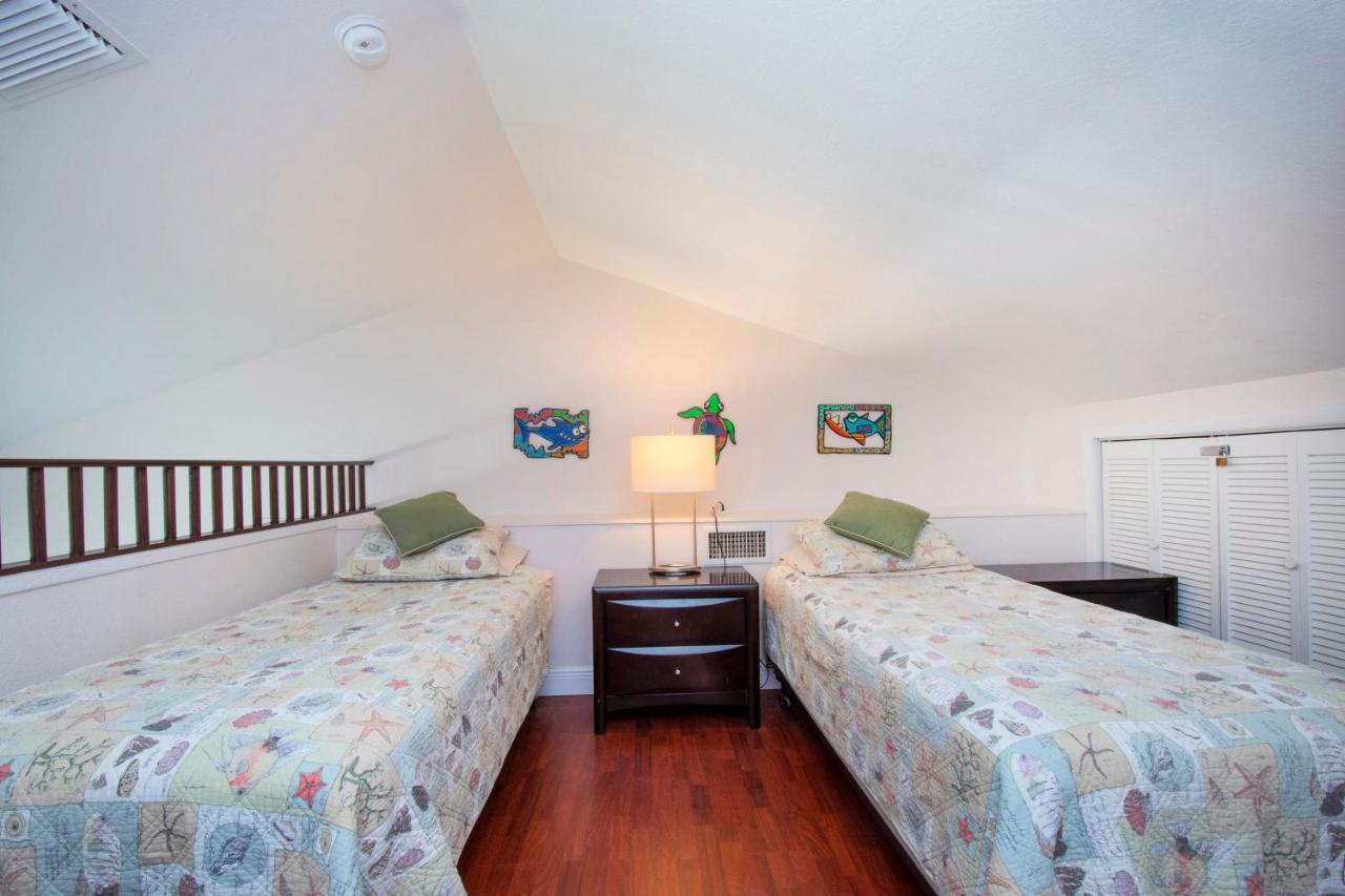Beach Living At Island Pine Villas Blaw George Town Eksteriør billede