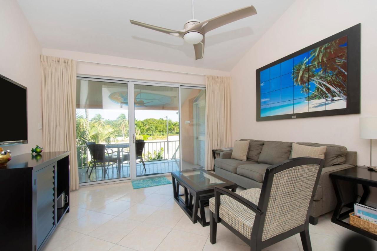 Beach Living At Island Pine Villas Blaw George Town Eksteriør billede