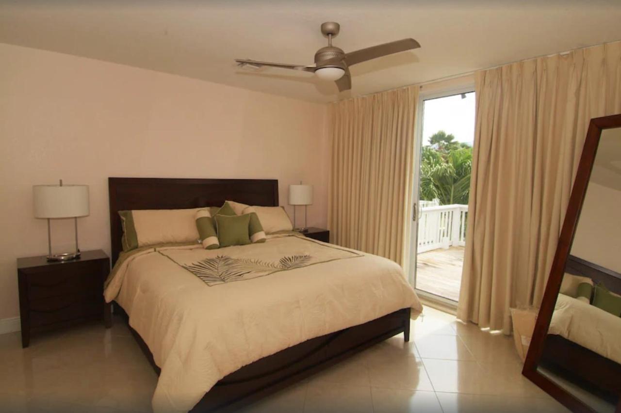 Beach Living At Island Pine Villas Blaw George Town Eksteriør billede