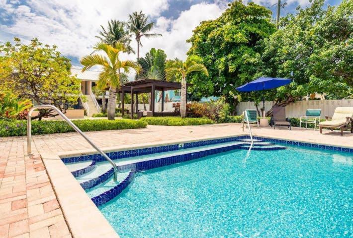Beach Living At Island Pine Villas Blaw George Town Eksteriør billede