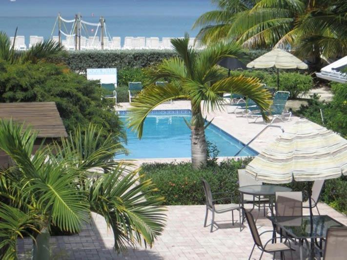 Beach Living At Island Pine Villas Blaw George Town Eksteriør billede